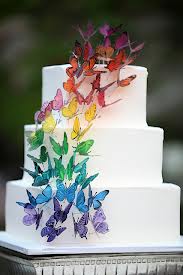 dúhová svadobná torta motýliky